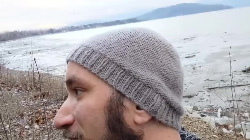 32 M4F USA – Hi, heres an awkward gif from my hike today Its brisk in the north, the perfect time for company — especially the limited edition kind. Details inside.