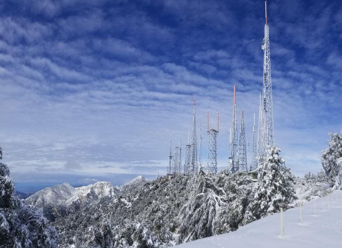 Hike up to snowy Mt Wilson via Bastard Ridge