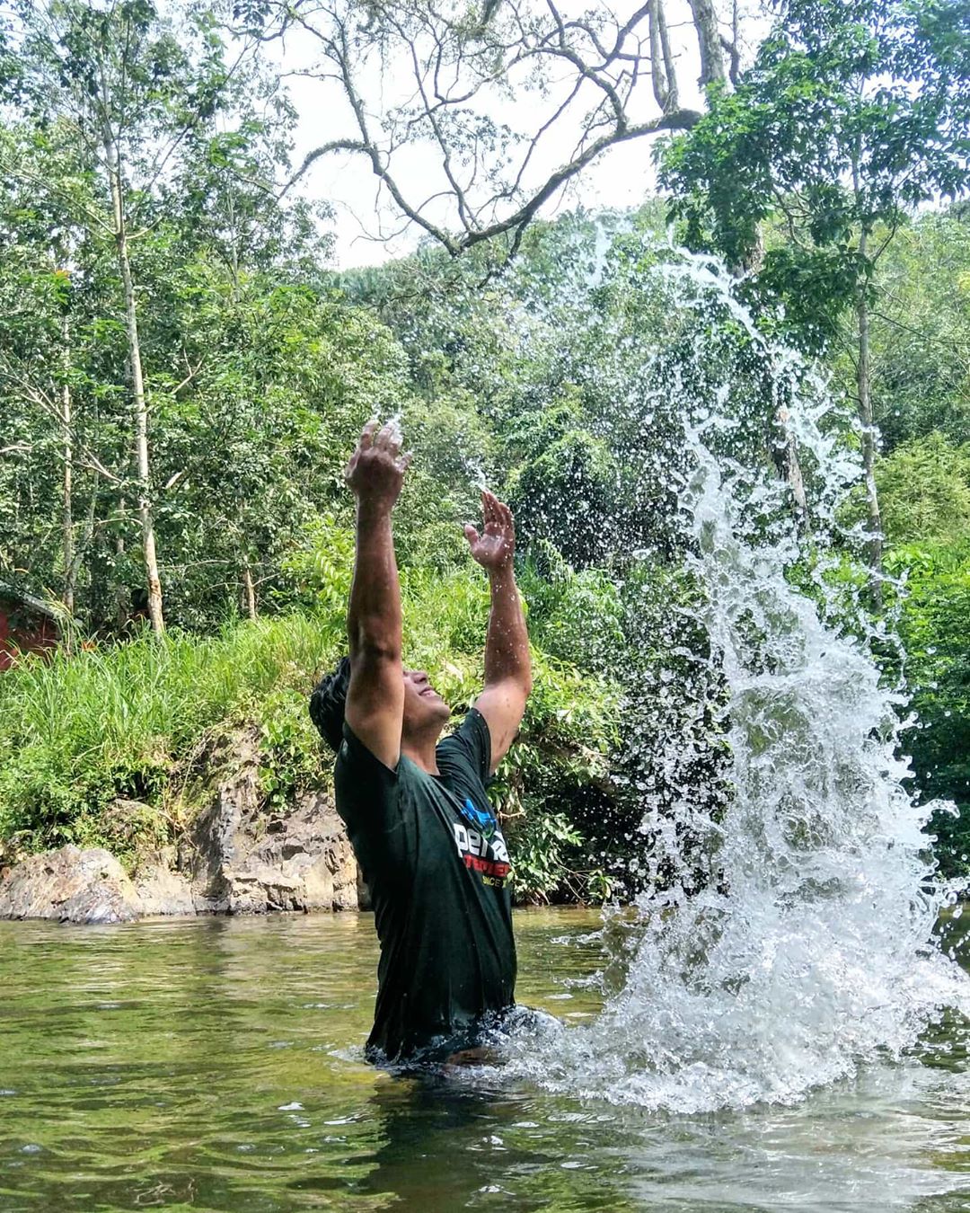 Selesai aktiviti manjat Bukit Woh, singgah mandi pula di Kampung Gapoi.. January 12, 2020hiking …