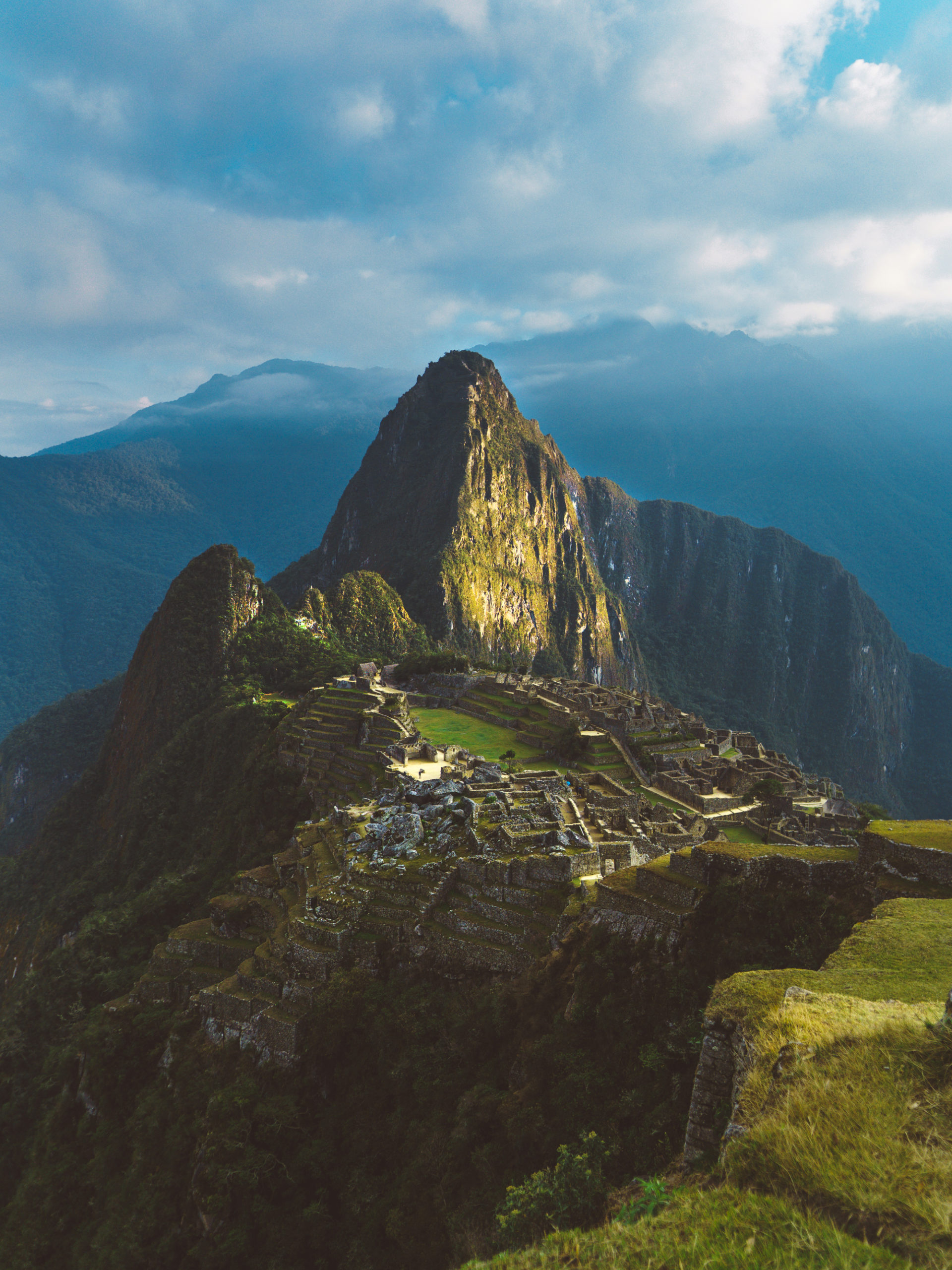 I couldnt hike in Peru without stopping at Machu Picchu OC 2000×2666