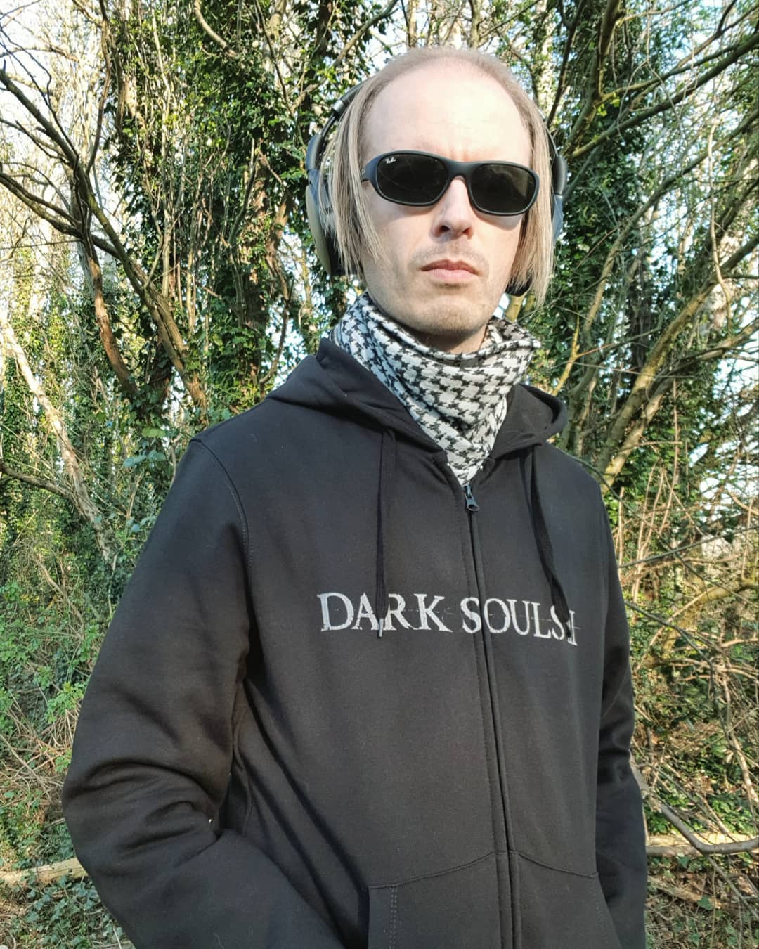 Another beautiful sunny day and Im lurking in the woods in my favourite Dark Souls attire listening…