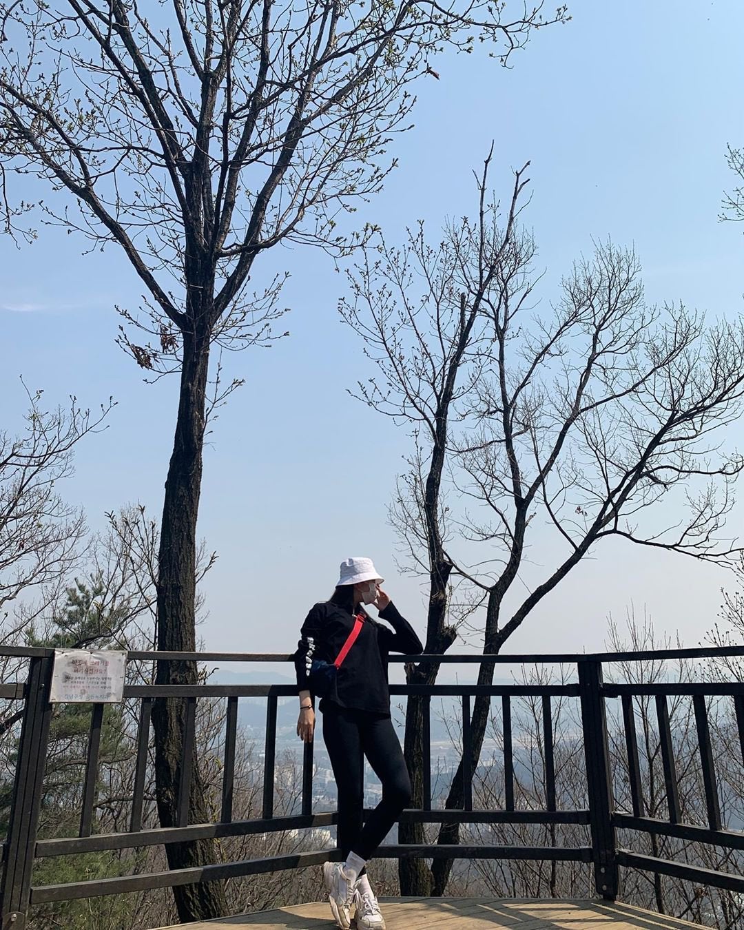 click for number – Nayoung Instagram Update – Hiking