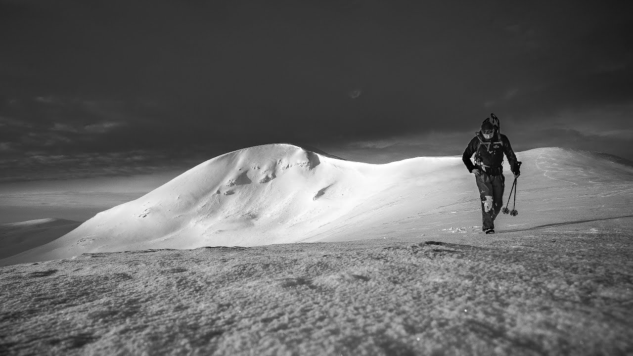 Snowy Mountain Landscape – a Perfect Winter Day for Hiking and Photography