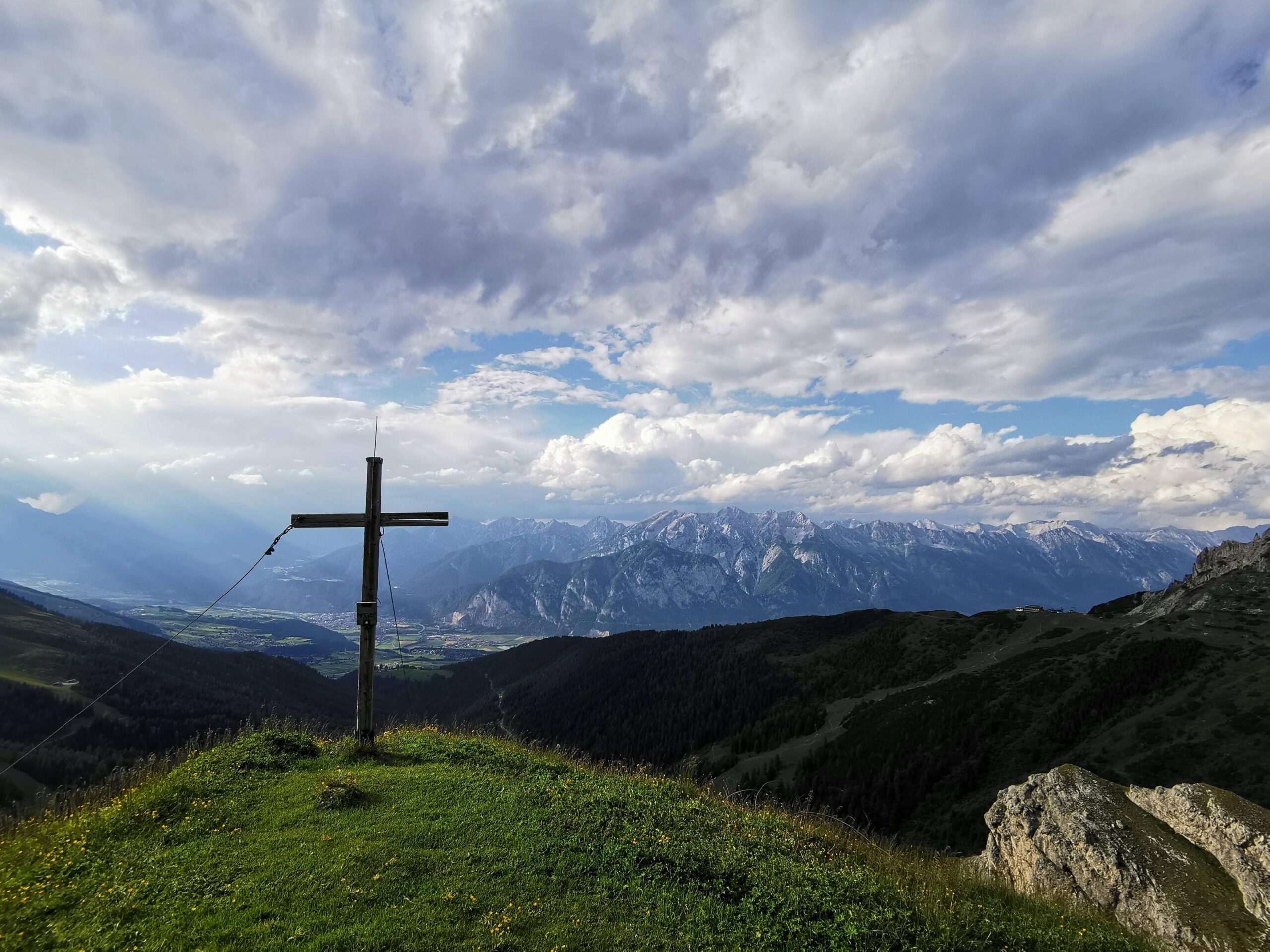 Very easy hike for a beautiful view. Schneiderspitze, Axams, Tyrol, AUSTRIA.