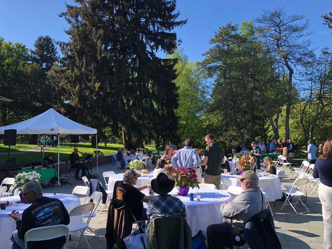 Throwback to the Fall Wine and Beer in the Garden party on the terrace at the arboretum. Cant wait …