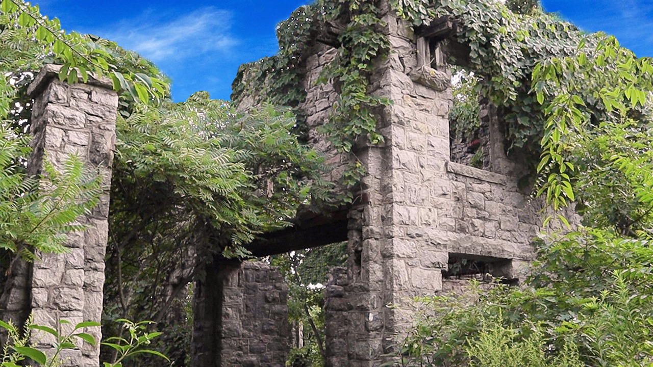 Van Slyke Castle, an abandoned mansion in the mountains of Northern New Jersey. Video link in comments history and hike