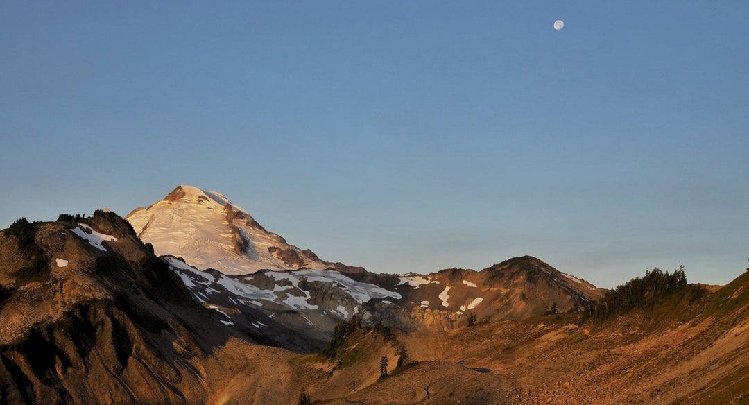 Woke up at 4am this morning, so I could catch golden hour hiking out Ptarmigan ridge. Worth it.